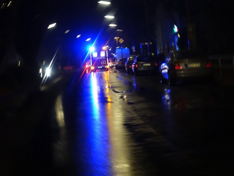 notarzt rettungsdienst feuerwehr nacht nachts blaulicht hannover