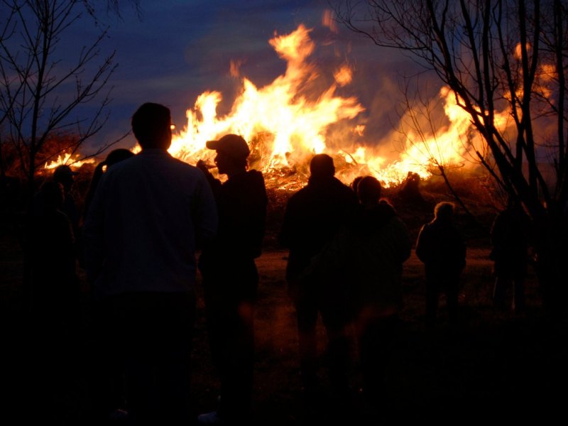 osterfeuer-peine.jpg