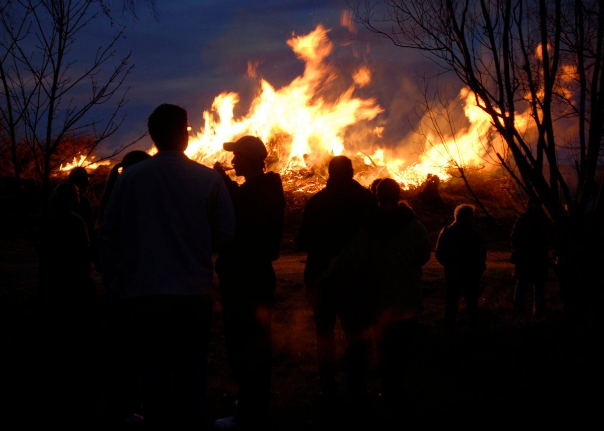 osterfeuer-peine.jpg