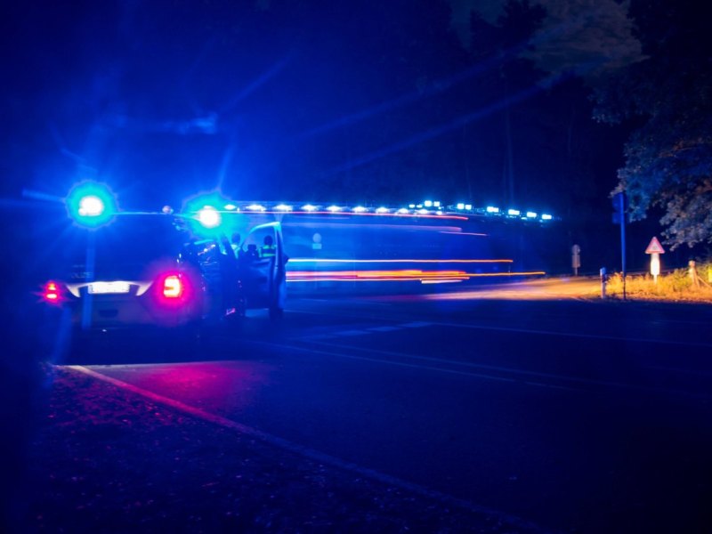 polizei blaulicht nacht nachts abend dunkel