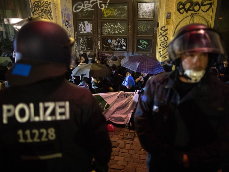 polizei hannover haus besetzer