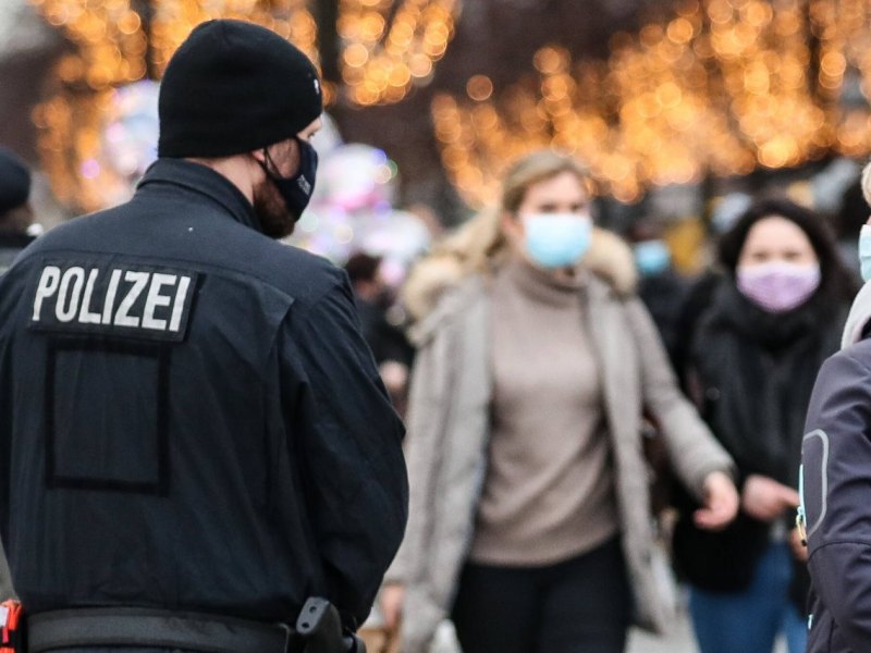 polizei hannover maskenpflicht corona innenstadt kontrolle twitter video