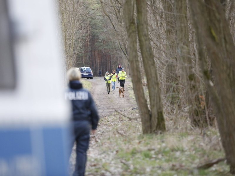polizei wald mantrailer suchhund suche vermisst