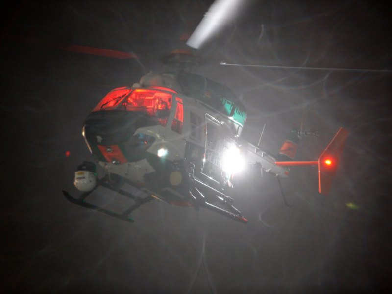 polizeihubschrauber hubschrauber nacht nachts abend braunschweig prinzenpark