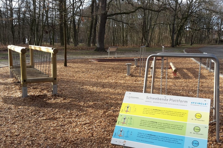 Die "Schwebende Plattform" im Prinzenpark.