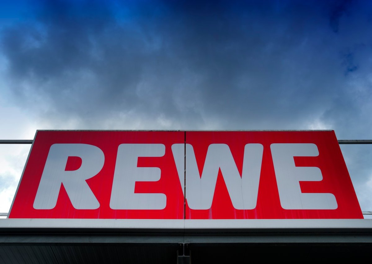 rewe wolfsburg logo schild