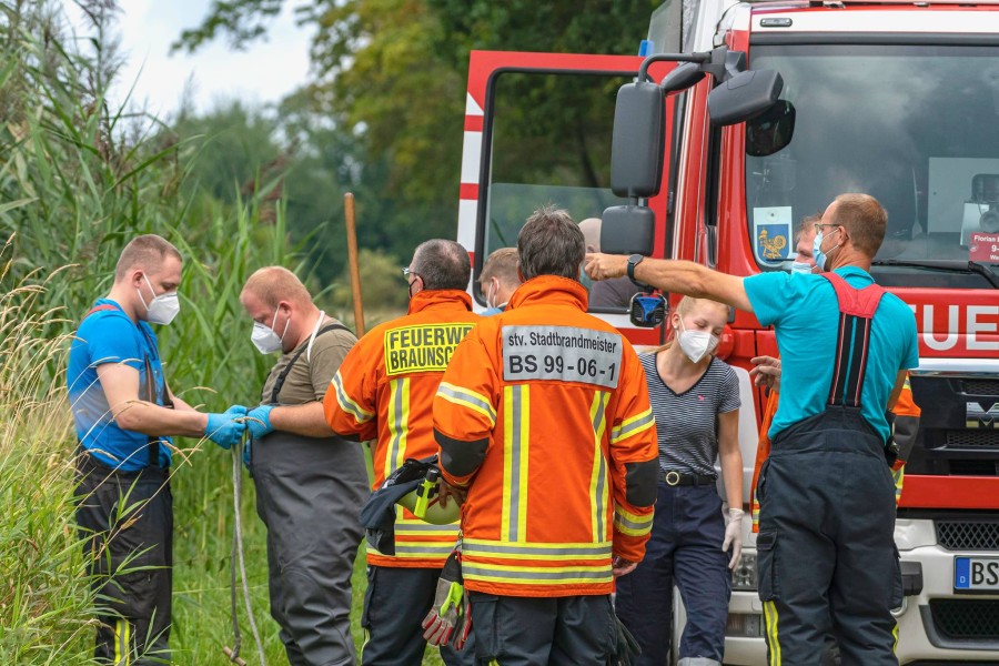 Zehn Mitglieder der Ortsfeuerwehr Watenbüttel rückten an.