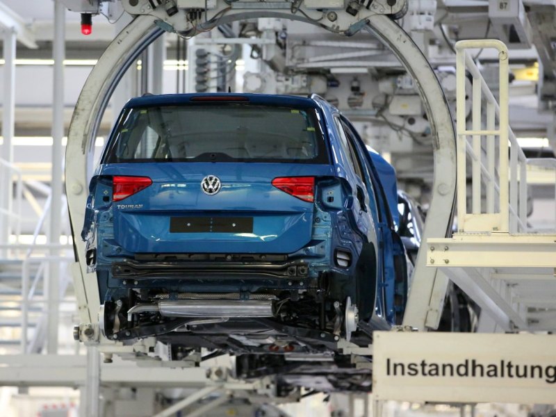 vw touran.jpg