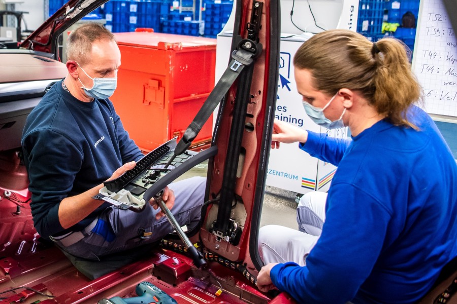 Das VW Werk Emden verabschiedet sich ungewollt schon jetzt ins neue Jahr... (Archivbild)