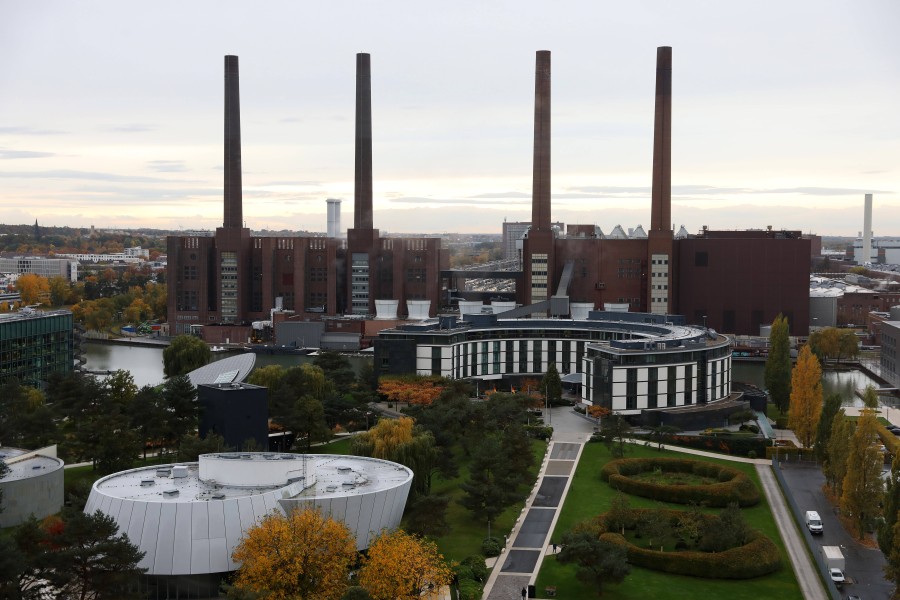 Ein Mitarbeiter des VW-Werks in Wolfsburg hat eine wichtige Beobachtung gemacht. (Archivbild)