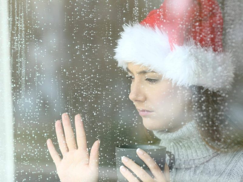 weihnachten wetter regen niedersachsen fenster frau mädchen