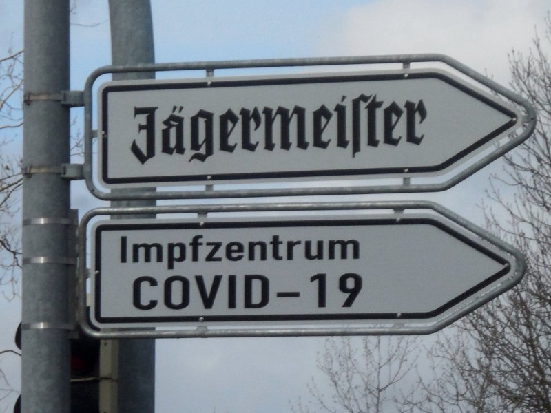 wolfenbüttel schilder jägermeister corona impfzentrum