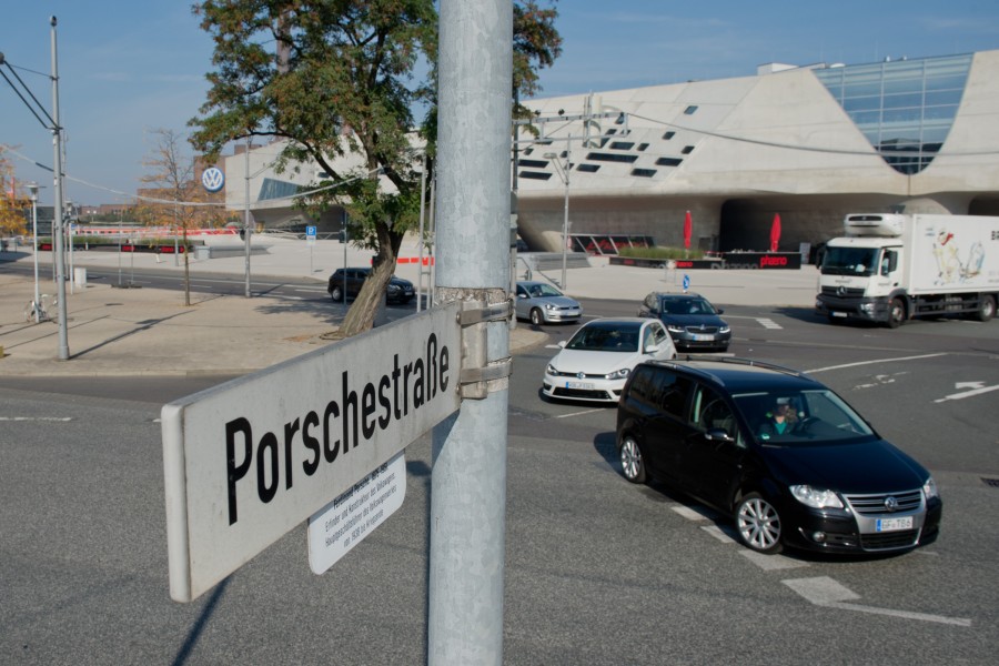 In der Porschestraße in Wolfsburg ist es zu einem schmerzhaften Zwischenfall gekommen. Ein 14-jähriger Schüler wurde zum Opfer. (Archivbild) 