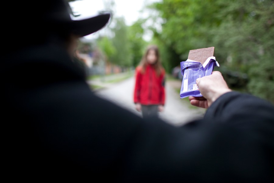 Die Männer versuchten das Mädchen aus dem Harz erst mit dem Süßigkeiten-Trick wegzulocken – danach wurden sie noch aufdringlicher. (Symbolbild)