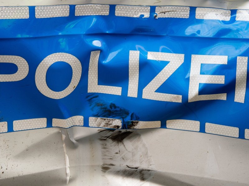 Polizeiauto Unfall beule streifenwagen