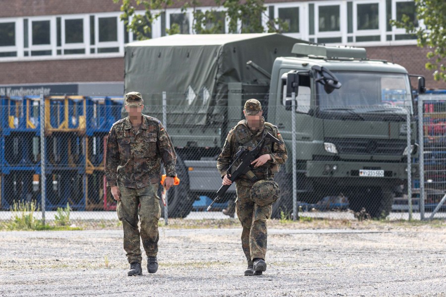 Carmouflage-Alarm auf dem MAN-Gelände in Salzgitter. 