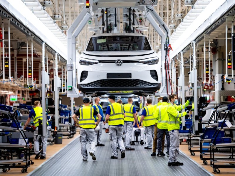 VW-Mitarbeiter-Geld.jpg
