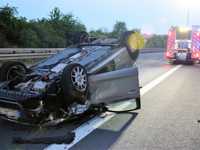 a36 braunschweig unfall audi.JPG