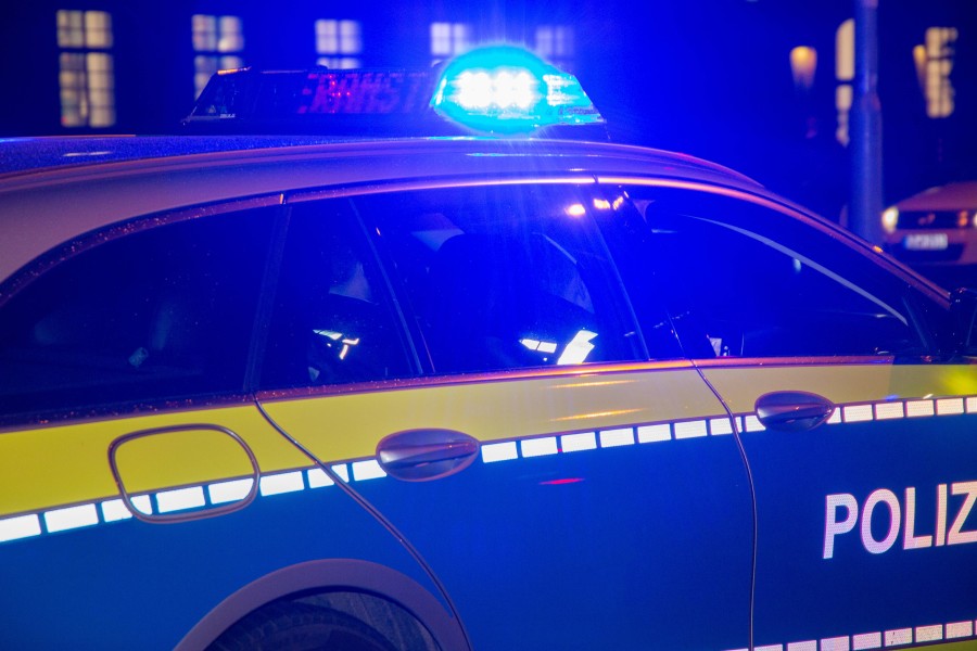 Eine rasante und riskante Suff-Fahrt durch Braunschweig endete für einen Fahrer bei der Polizei. (Symbolbild)
