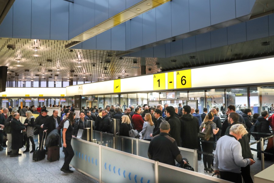 Rund 30 Passagiere mussten am FLughafen Hannover dabei zusehen, wie ihre Maschine in Richtung München abflog. Dabei waren sie völlig unschuldig! (Archivbild)