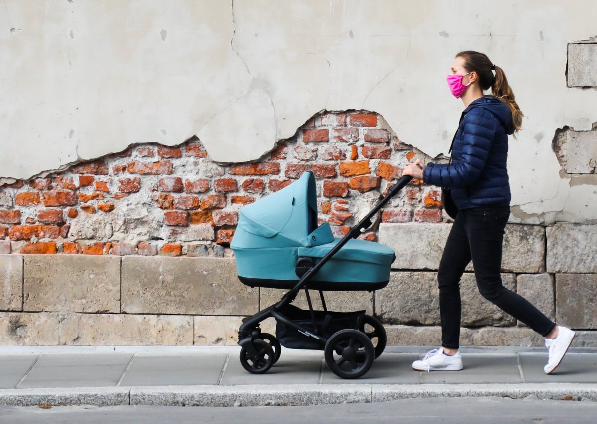 wolfenbüttel frau kinderwagen mercedes