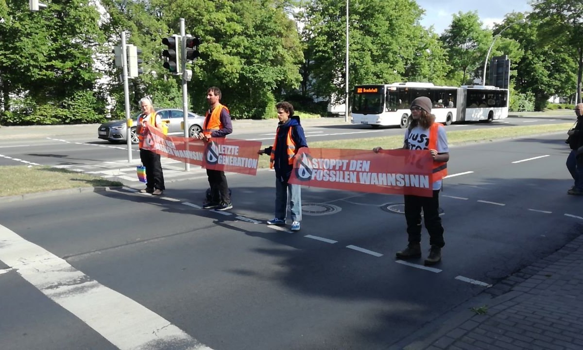 2022_06_13_Straßenblockade_Wolfsburg.jpg