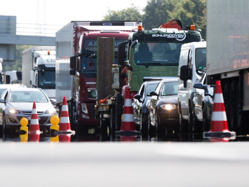 a2 unfall stau lkw braunschweig