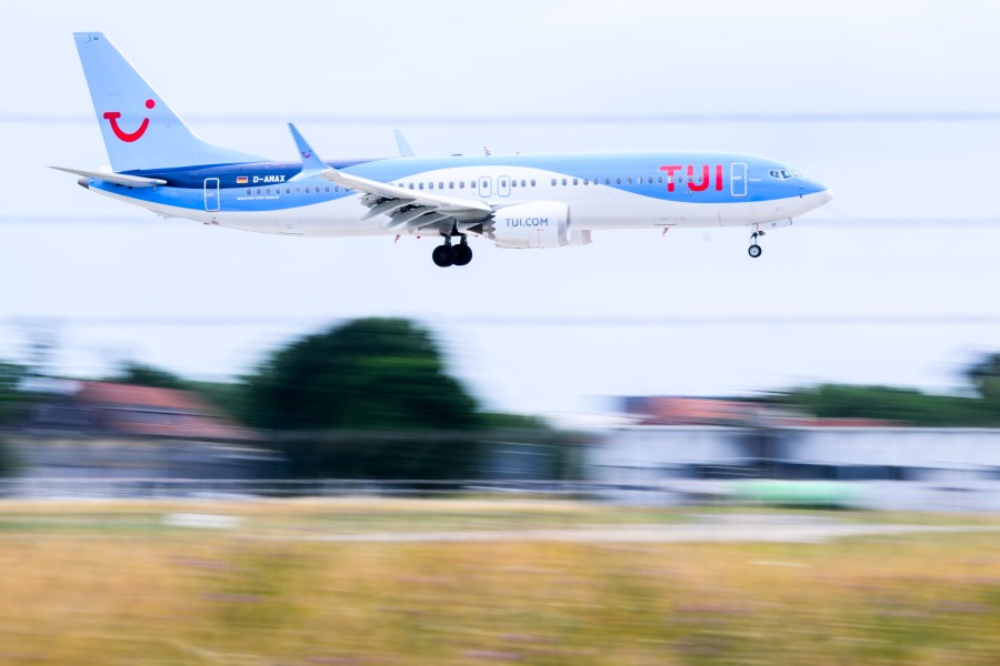 Ein Tui-Flieger aus Mallorca landet in hannover. (Archivbild)