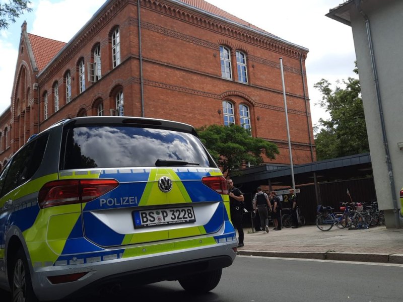 polizei braunschweig hohestieg amok alarm schule grundschule