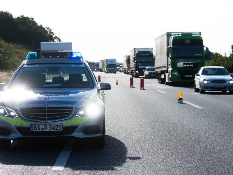 unfall a2 autobahn polizei peine braunschweig