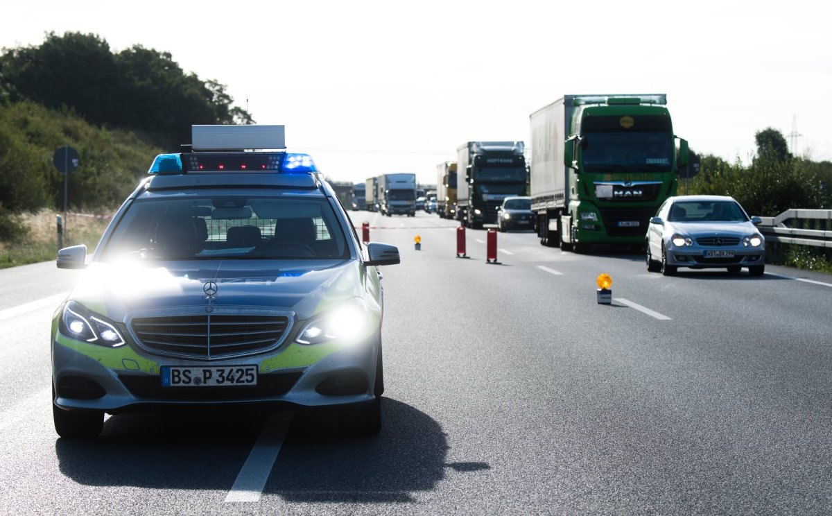 unfall a2 autobahn polizei peine braunschweig