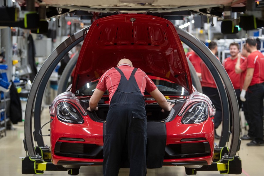 In einem Werk von VW in Niedersachsen werden bald Luxus-Autos gebaut. (Symbolbild)