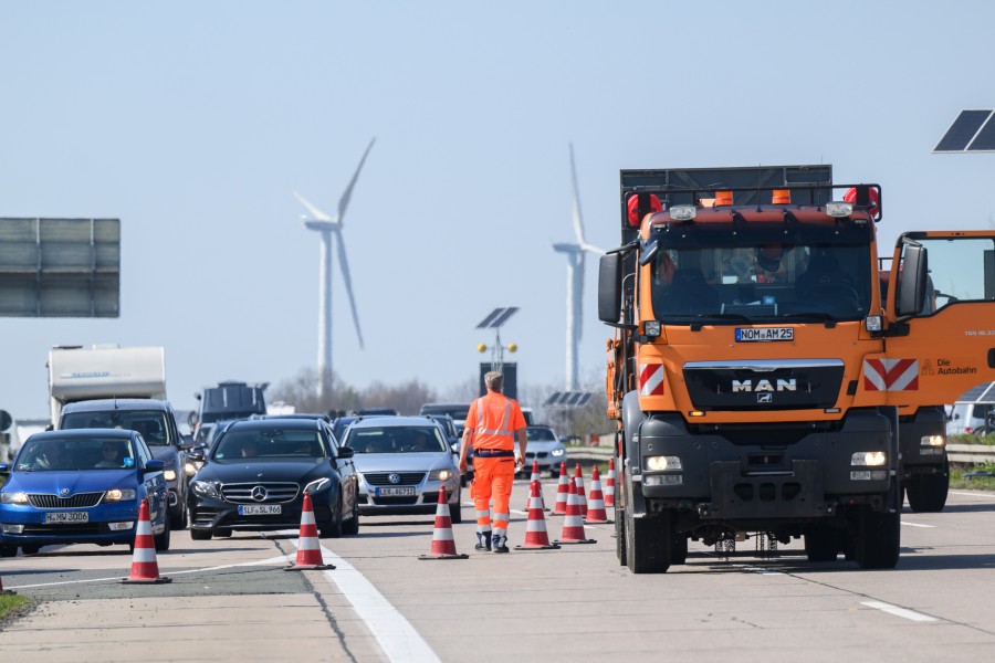 Sperrung auf der A7 bei Hannover! Grund war ein Lkw-Unfall. (Symbolbild)