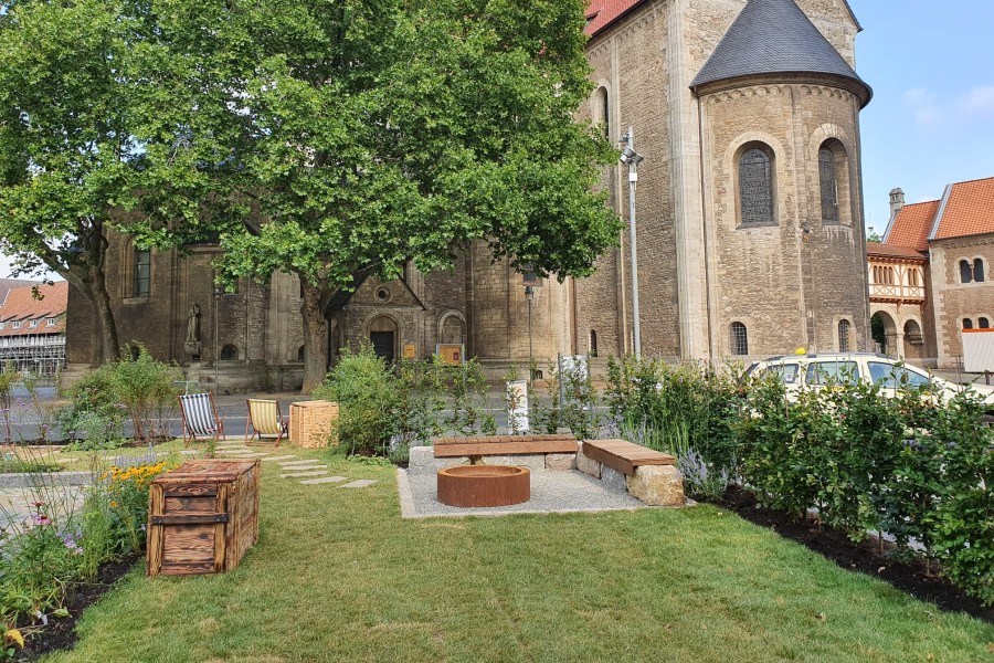 Eine Bücher- und eine Spielekisten stehen auch in dem Stadtgarten in Braunschweig.