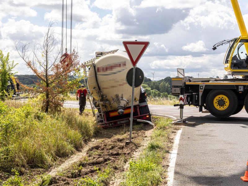 Salzgitter Kreisstraße Lkw.jpg