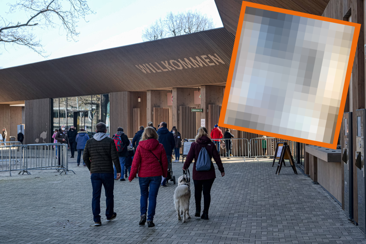 Eingangsbereich vom Zoo Hannover mit verpixelten Bild in der Ecke