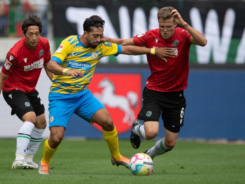 Derby-Zeit zwischen Eintracht Braunschweig und Hannover 96.