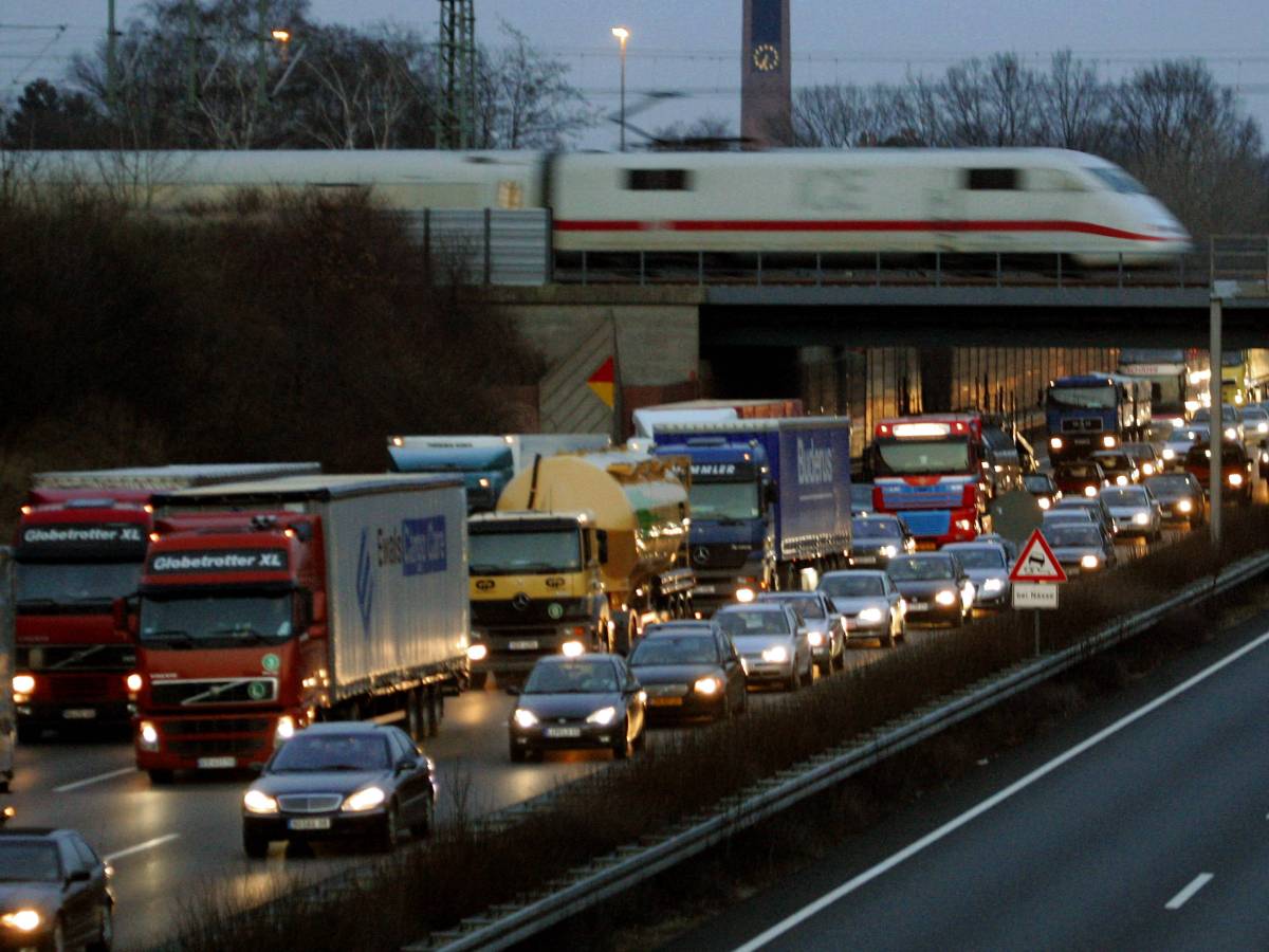 Stau auf der A2 bei Peine