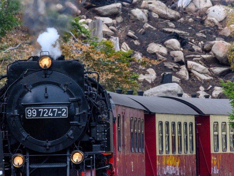 Brockenbahn fährt