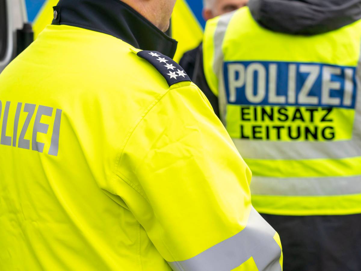 Die Polizei Braunschweig hat gemeinsam mit Beamten aus Magdeburg Lkw auf der A2 kontrolliert – mit bitterem Ergebnis! (Symbolbild)