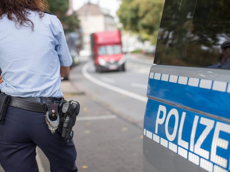 Die Polizei braunschweig hat einen Transporter aus dem Verkehr gezogen.