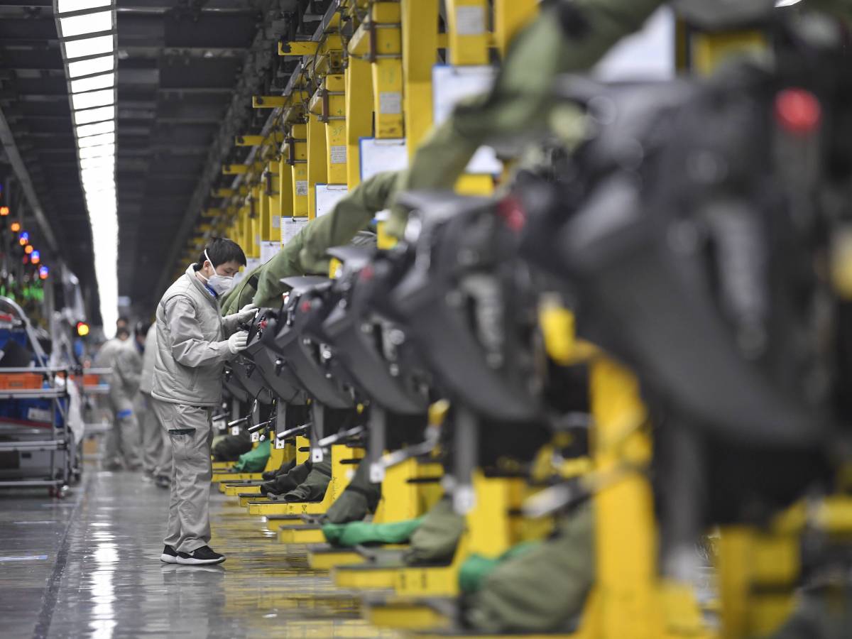 VW muss in einem Werk in China die Produktion stoppen.