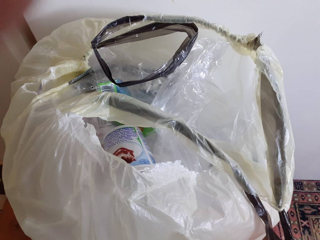 Ist der gelbe Sack dünner geworden? Oder täuscht das?