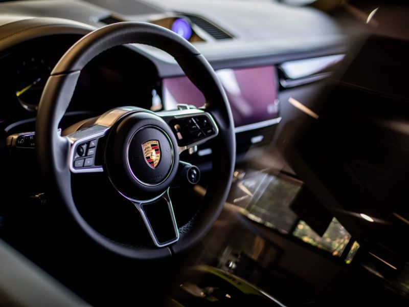 In Wolfenbüttel hat ein Porsche-Fahrer für Gefahr gesorgt.