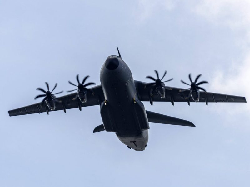 Ein A400M war unter anderem im Kreis Wolfenbüttel unterwegs und hat für Aufsehen gesorgt. (Archivbild)