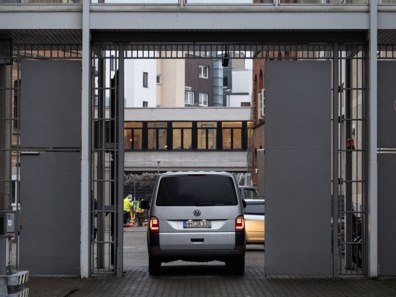 In ein paar Tagen soll der mutmaßliche Mädchen-Mörder aus Salzgitter sein Urteil bekommen. Im Vorfeld sorgt der Vater des Opfers für Schlagzeilen!