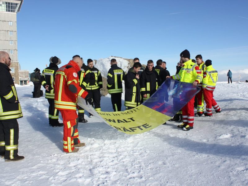 Flashmob auf dem Brocken im Harz! Die Aktion hat einen ernsten Hintergrund.