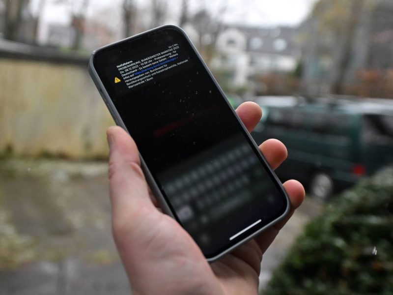 Die Stadt Braunschweig kann dir zukünftig einfach so Meldungen aufs Handy schicken – aus einem wichtigen Grund! (Symbolbild)