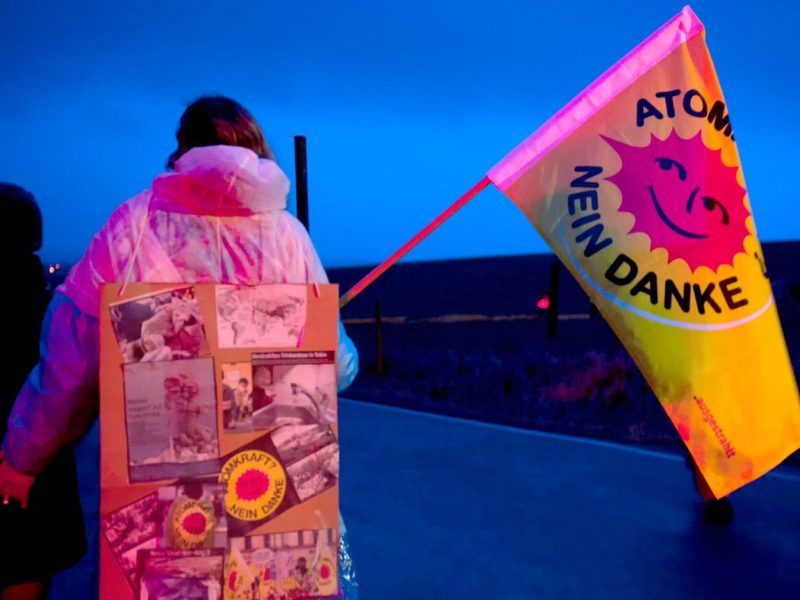 Der geplante Standort für das Atommüll-Zwischenlager an der Asse ist einem Gutachten zufolge grundsätzlich geeignet.