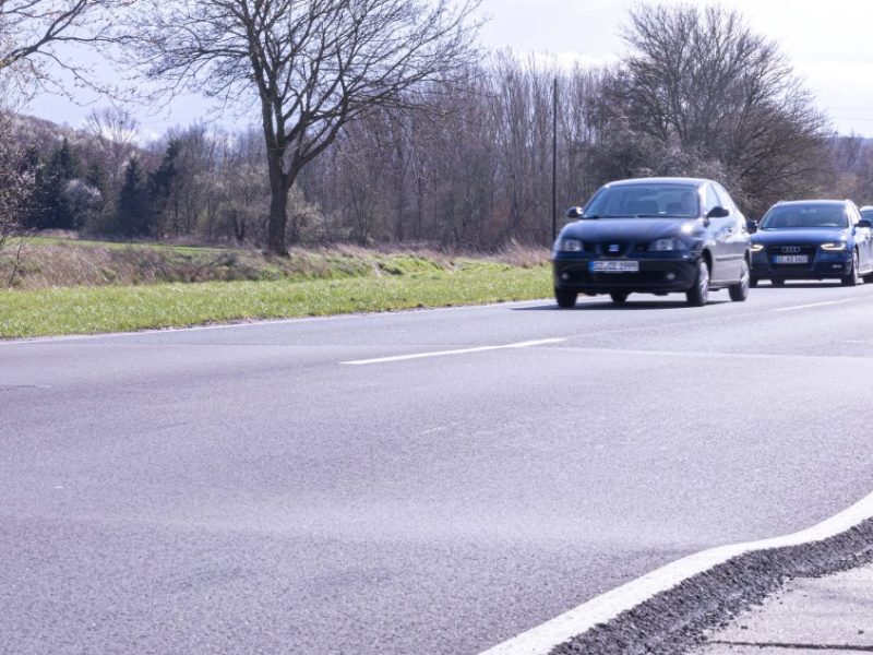 Eine Bodenwelle in Salzgitter treibt so manch einen Autofahrer in den Wahnsinn.